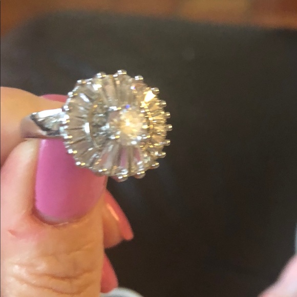 Exquisite cocktail ring size 8 - Picture 4 of 5